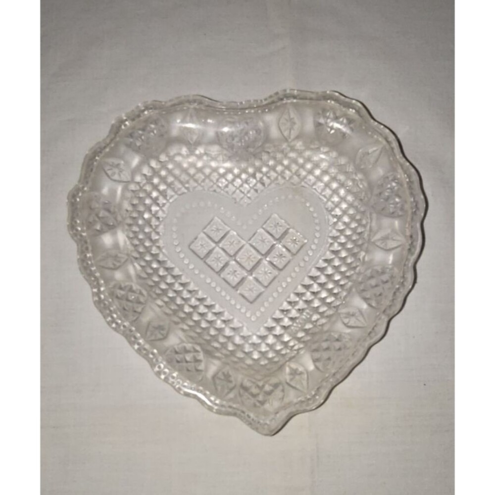 Vintage Fostoria Avon Clear Heart Shape Glass Trinket Soap Dish 5.25 inch 1970s